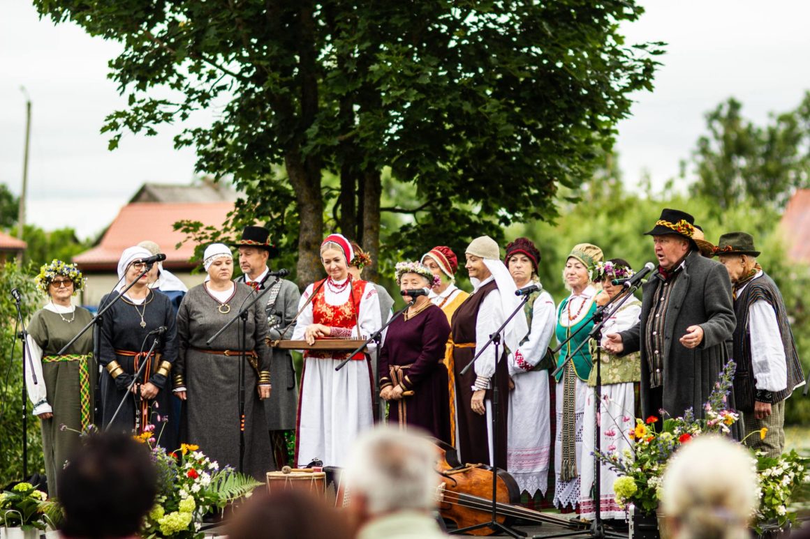 JONINĖS ŽAGARĖJE