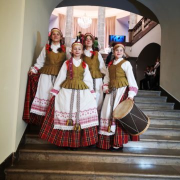 ŽAGARIETIŠKAS FOKLORAS TARPTAUTINIAME FESTIVALYJE „POKROVO VARPAI“