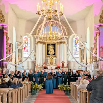 MOTINOS – TYLŪS MŪSŲ GYVENIMO STEBUKLAI
