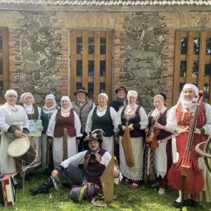 AKTYVUS FOLKLORINIO ANSAMBLIO SAVAITGALIS