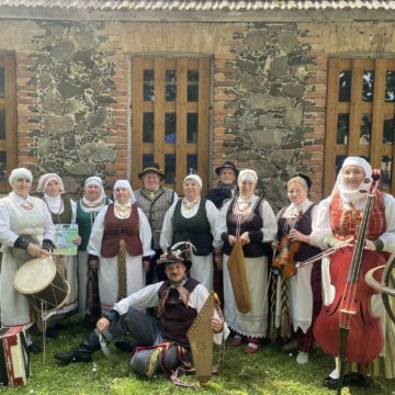 AKTYVUS FOLKLORINIO ANSAMBLIO SAVAITGALIS