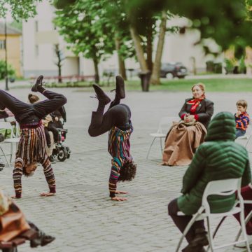 „WHERE DO I CONNECT?“ –  APIE ARTUMĄ