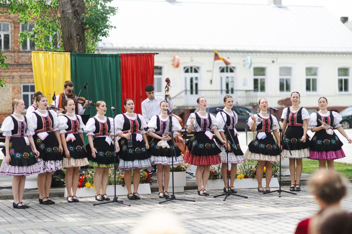 VALSTYBĖS DIENA ŽAGARĖJE