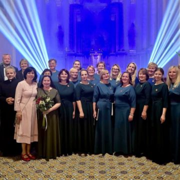 MOTERŲ CHORAS JONIŠKIO MIESTO ŠVENTĖJE
