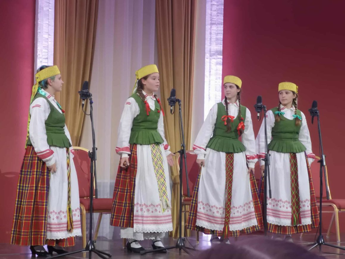 MŪSŲ JAUNOSIOS TRADICIJŲ SAUGOTOJOS VILNIUJE