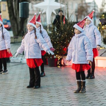 KALĖDINIS PAVAKARYS PRIE ŠVENTINĖS EGLUTĖS