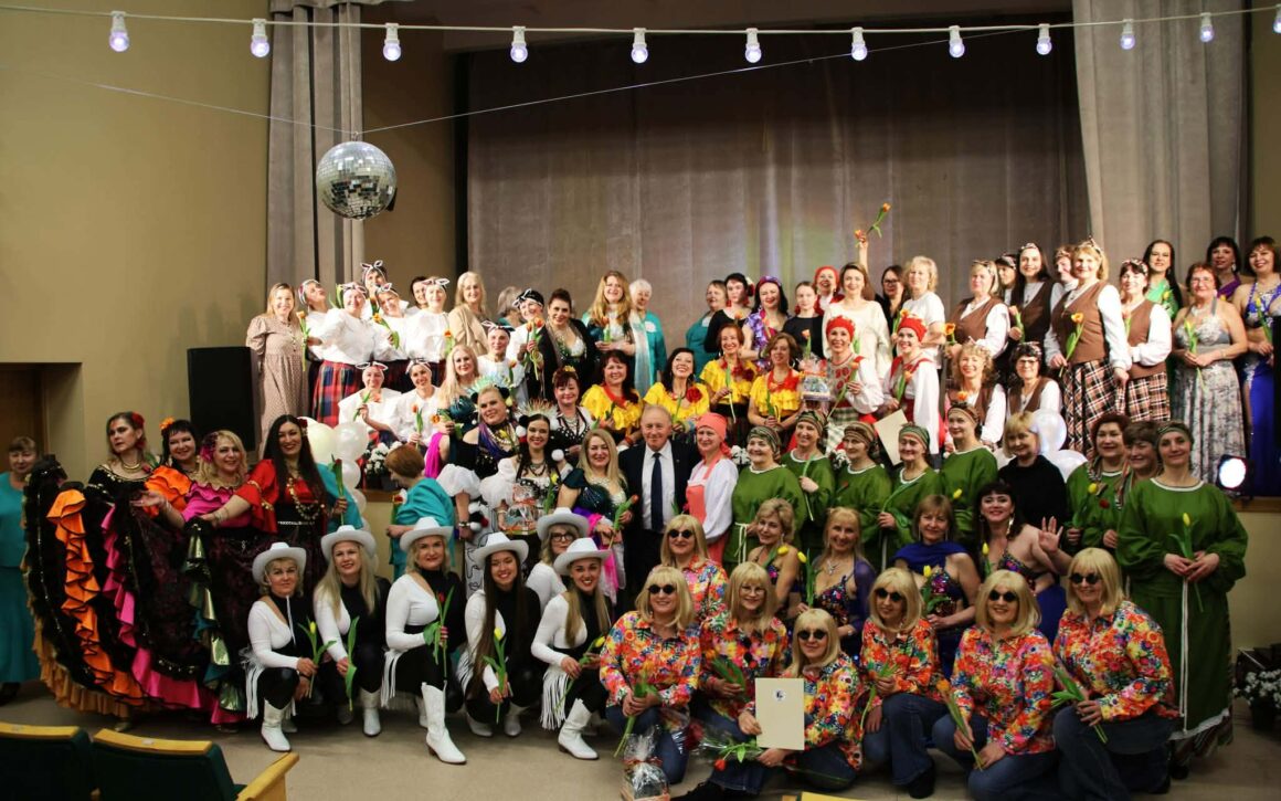 „SAGERA“ TARPTAUTINIAME MOTERŲ ŠOKIŲ FESTIVALYJE NAUSĖDŽIUOSE