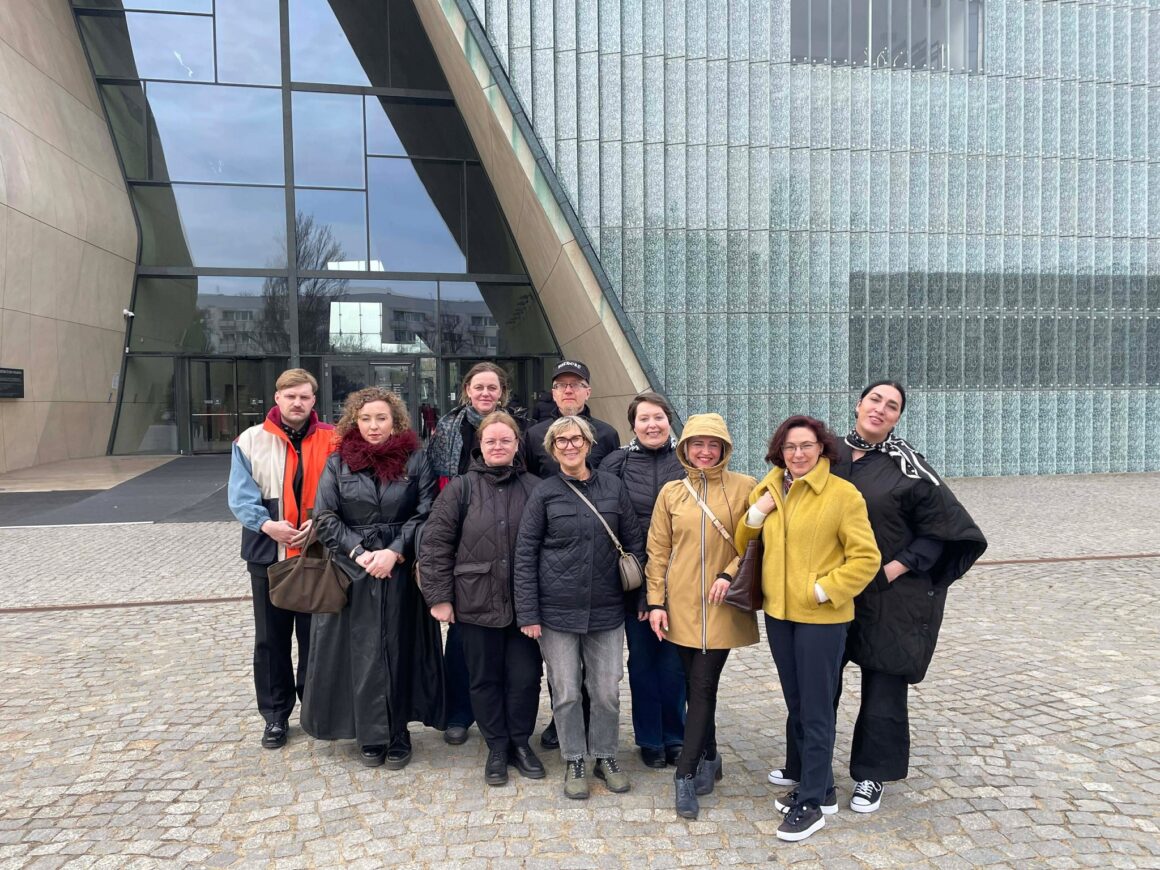 658133363_1393404419494880_7752977724338102830_n JEWEL / PAŽINTINIS VIZITAS VARŠUVOJE