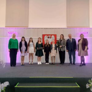 1 Pagrindinė foto JONIŠKIO RAJONO SAVIVALDYBĖS PREMIJOS UŽ AUKŠTUS PASIEKIMUS