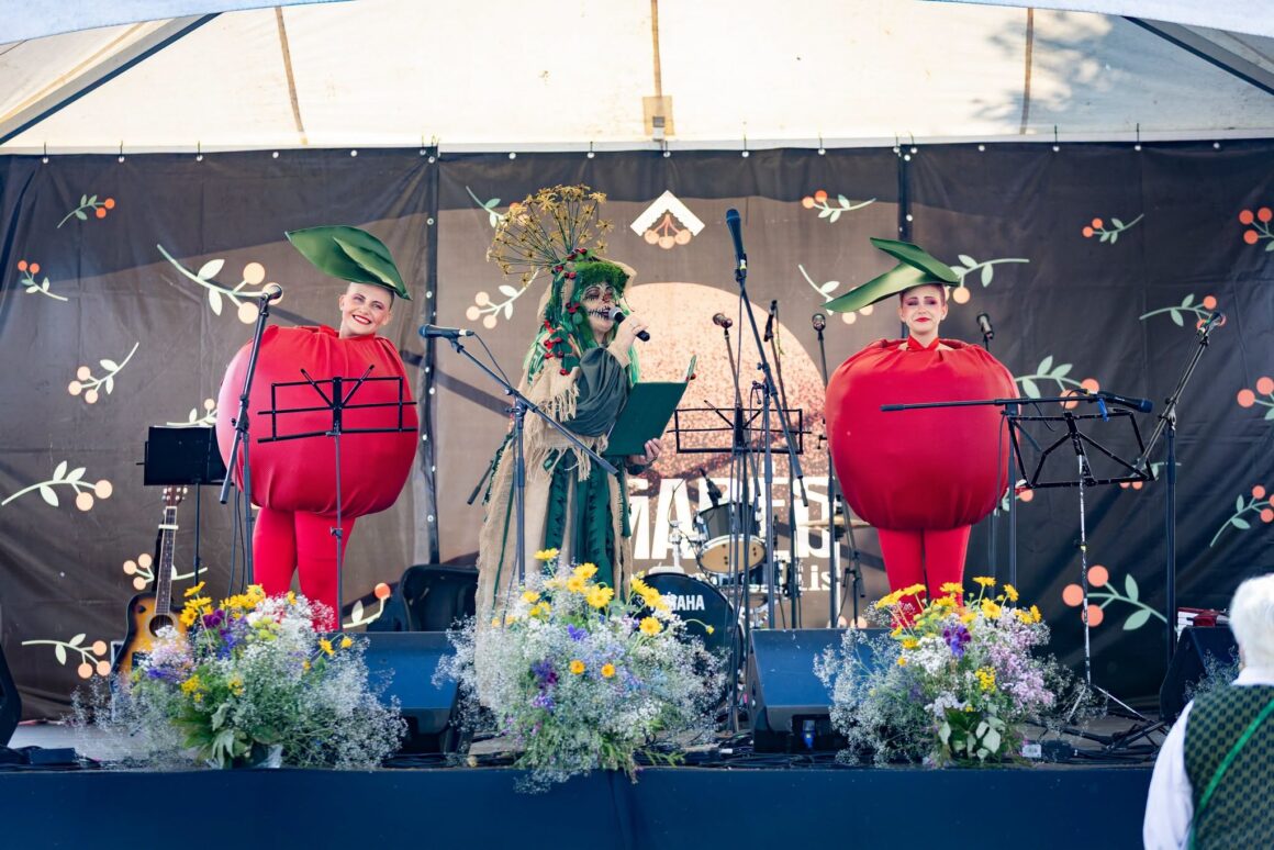01 PAGRINDINE FOTO MUGĖ, KAPELOS, EDUKACIJOS / ŽAGARĖS VYŠNIŲ FESTIVALIS 2026