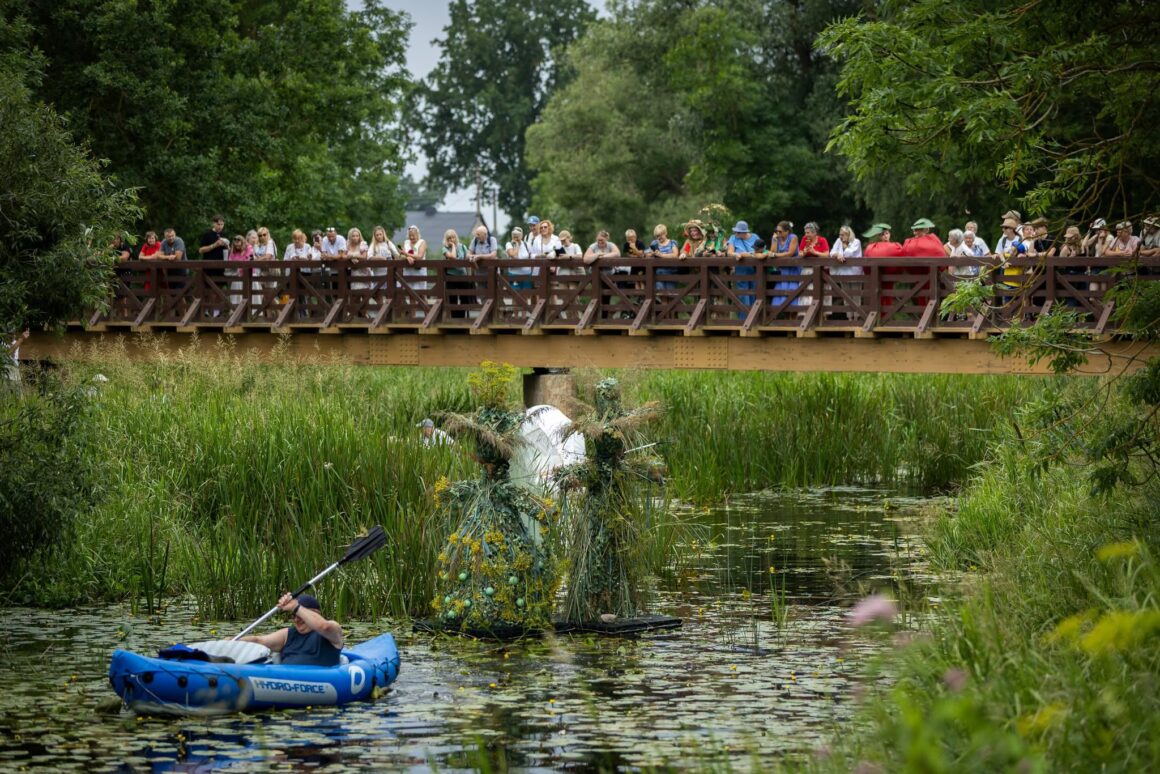01 PAGRINDINE FOTO TRADICINIS KALIAUSIŲ PLAUKIMAS / ŽAGARĖS VYŠNIŲ FESTIVALIS 2026
