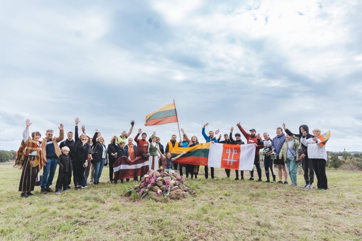 01 PAGRINDINE FOTO BALTŲ VIENYBĖS ŽYGIS DVIRAČIAIS / DOBELE-ŽAGARĖ