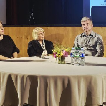 01 PAGRINDINE FOTO AKMENĖJE – APIE ATMINTĮ, PAVELDĄ, MAŽŲJŲ MIESTŲ TAPATYBĘ